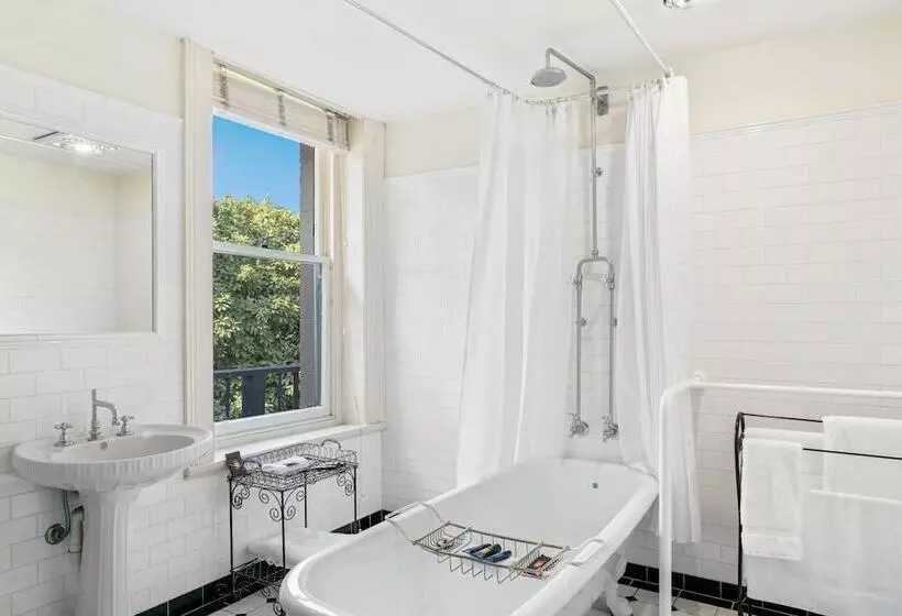 Majatalo Colhurst House