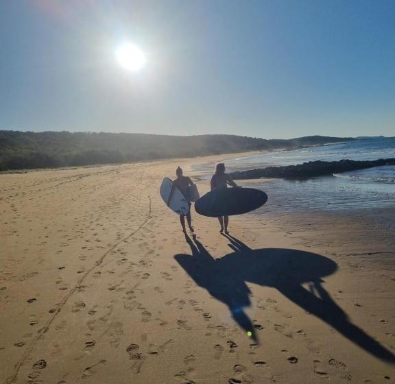 Escape 1770 Motel No Kids No Smoking No Partying