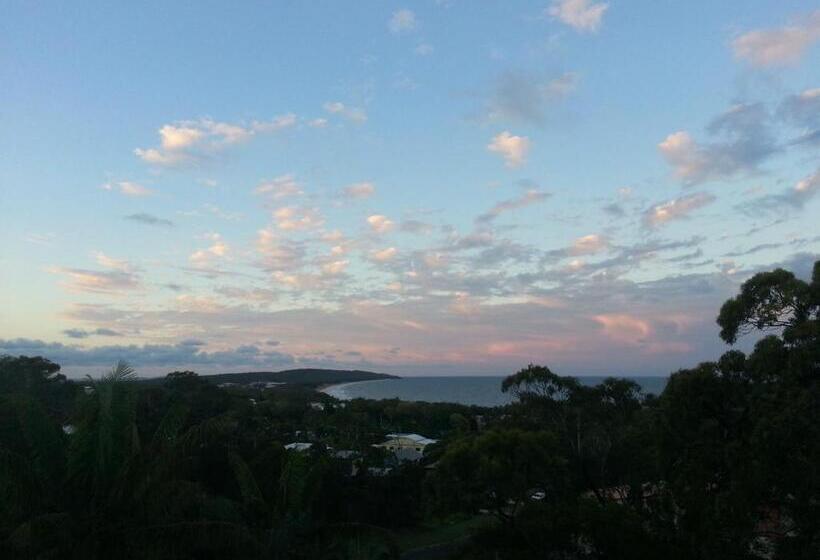 Escape 1770 Motel No Kids No Smoking No Partying