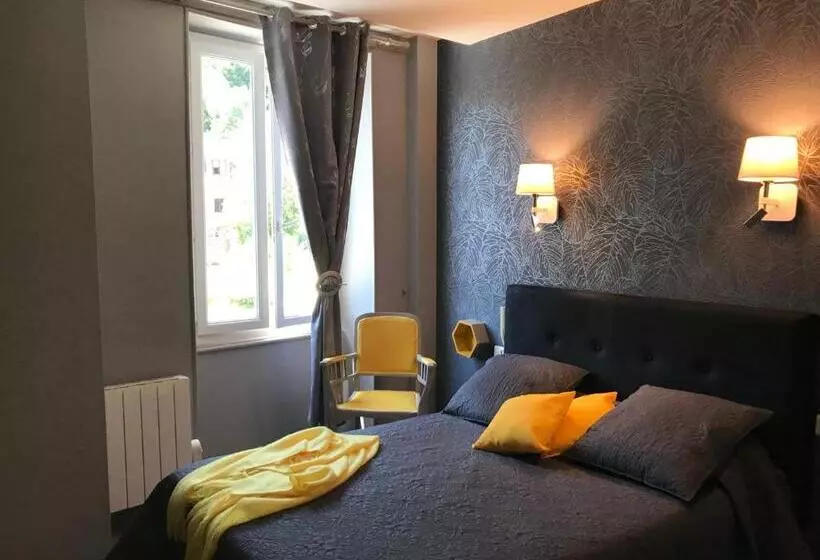 Hotelli Auberge Saint Fleuret