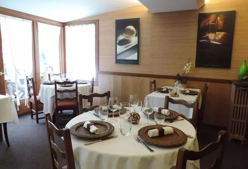 Hotelli Auberge Saint Fleuret