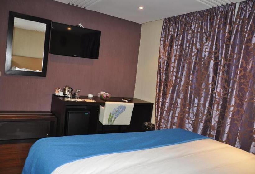 Hotel Emilio Moretti