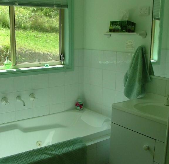 Отель Peacehaven Country Cottages