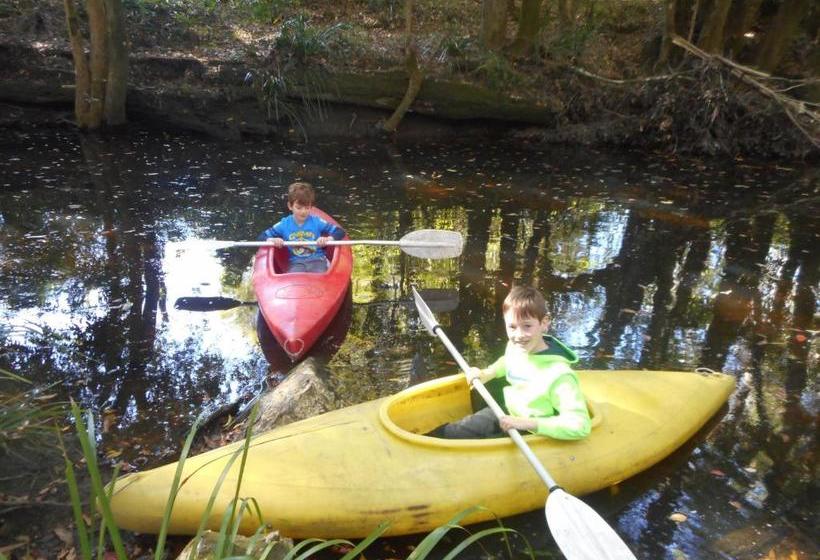 Отель Peacehaven Country Cottages