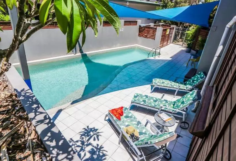 Loka Santi 10   Beachfront Unit