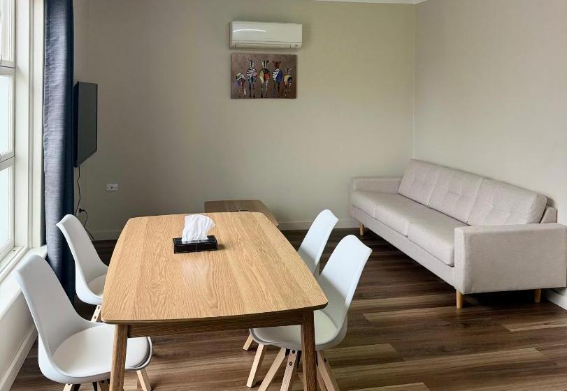 מוטל 105 On The Park