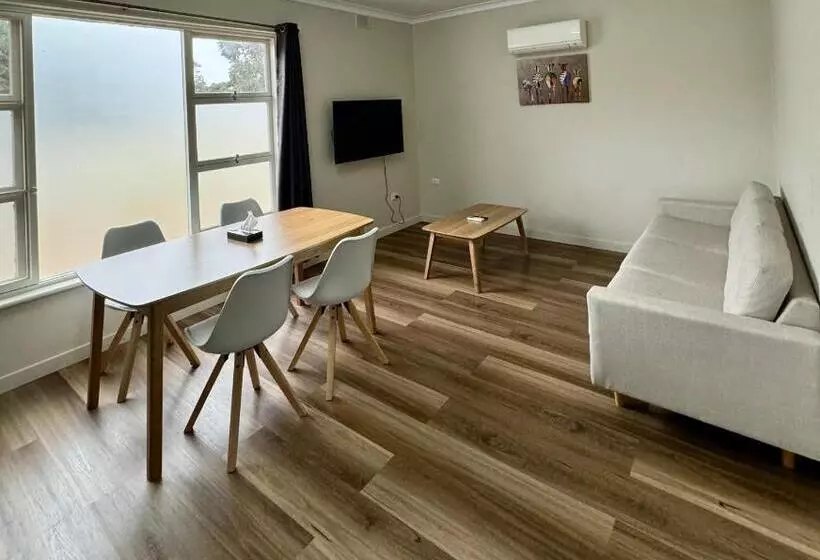 Motelli 105 On The Park