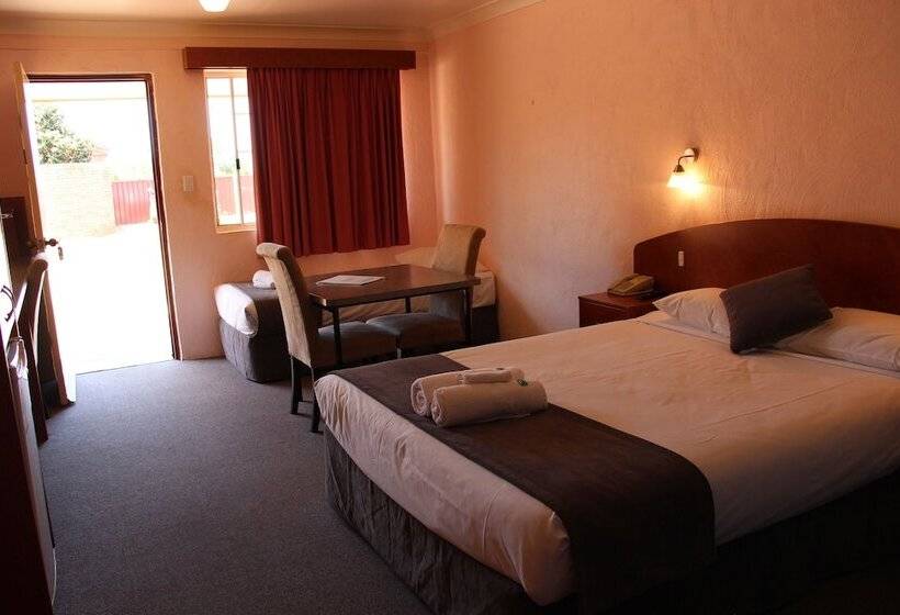 모텔 Childers Gateway Motor Inn