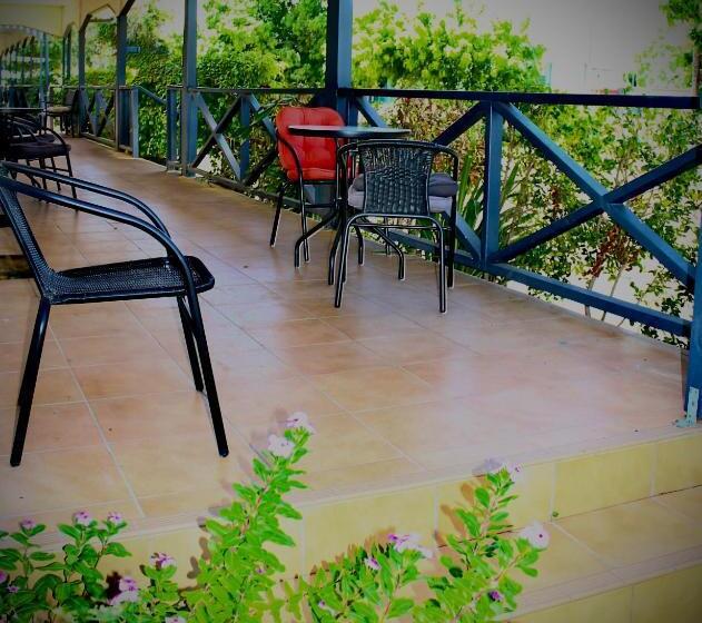 Мотель Matildas End Holiday Units