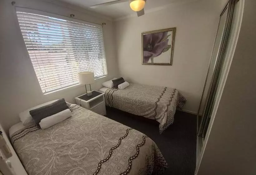 Oceana Holiday Units