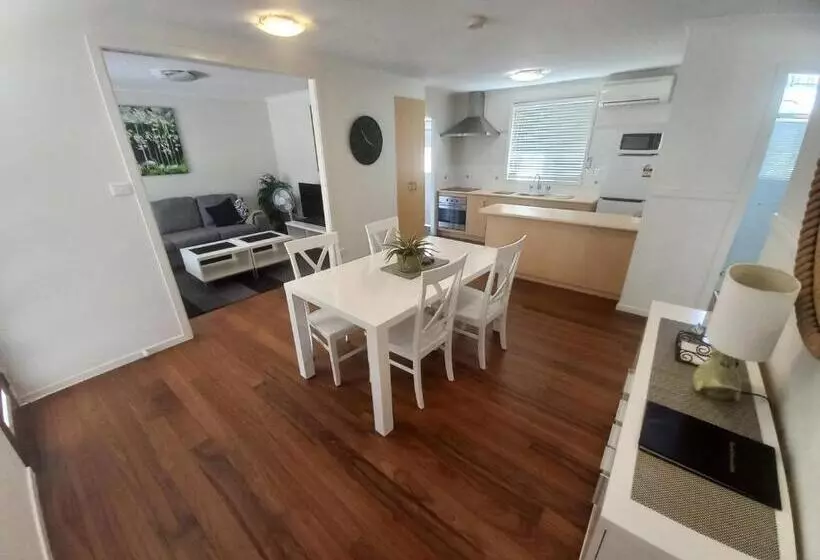 Oceana Holiday Units