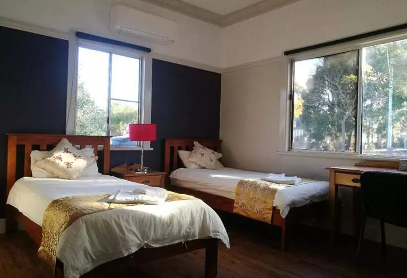 ペンション Pure Land Guest House