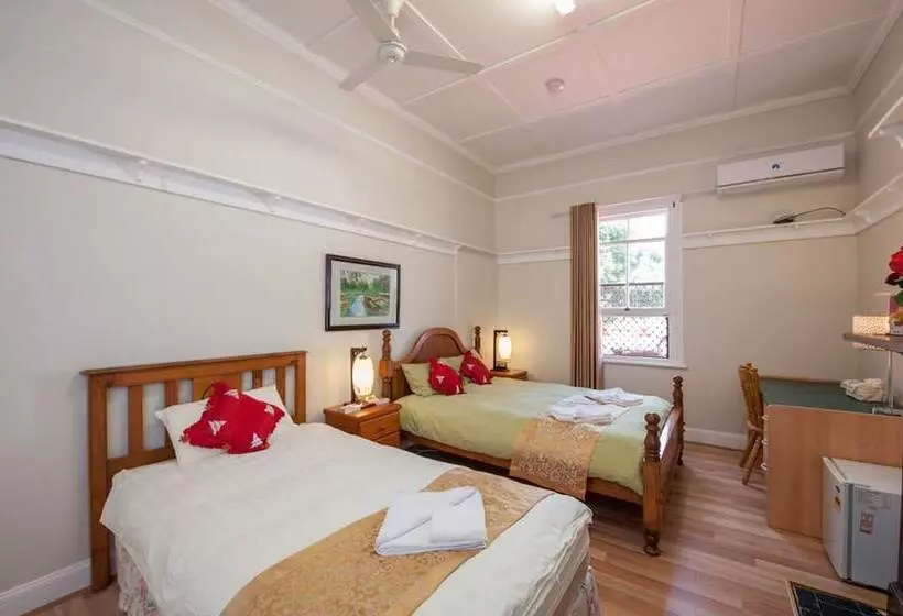 ペンション Pure Land Guest House