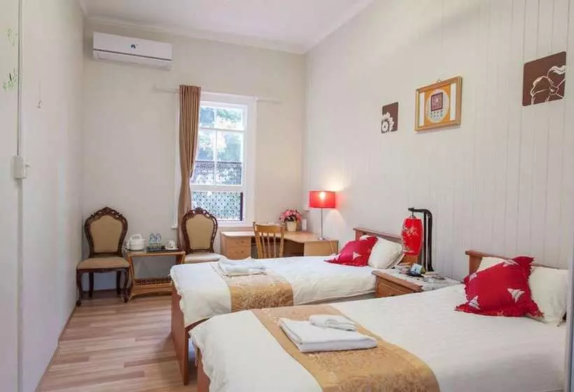 ペンション Pure Land Guest House