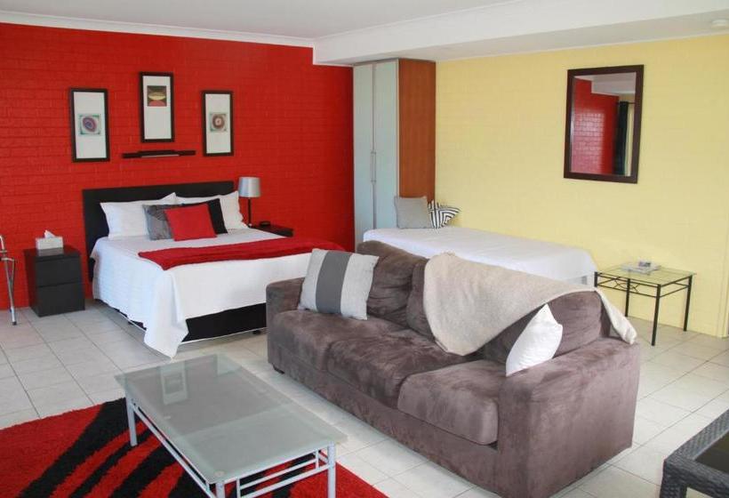 Пансион Salamander Beach Accommodation Adults Only