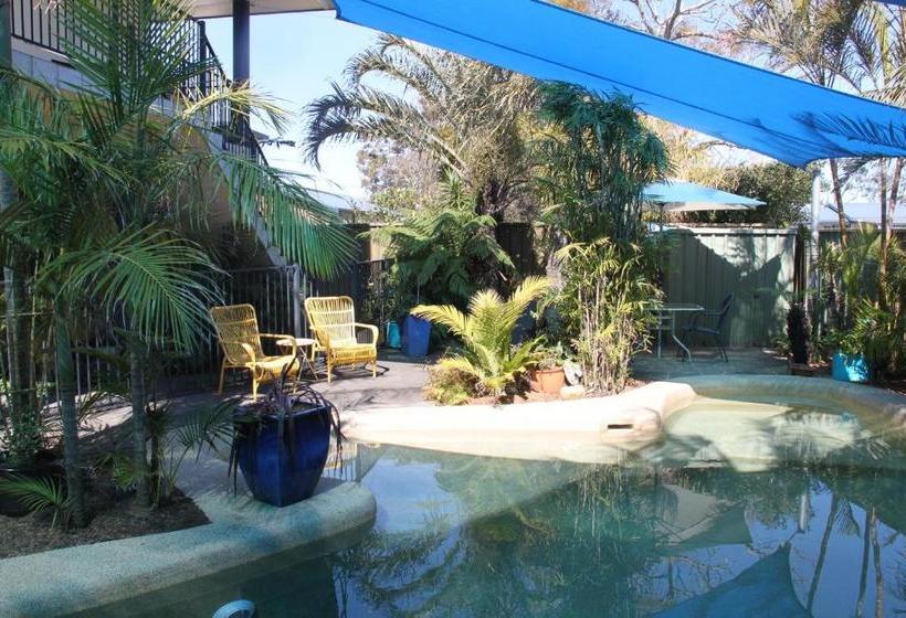 Пансион Salamander Beach Accommodation Adults Only