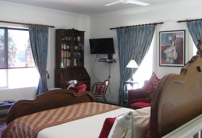 پانسیون Three Chimneys Bed And Breakfast Boutique Guest House