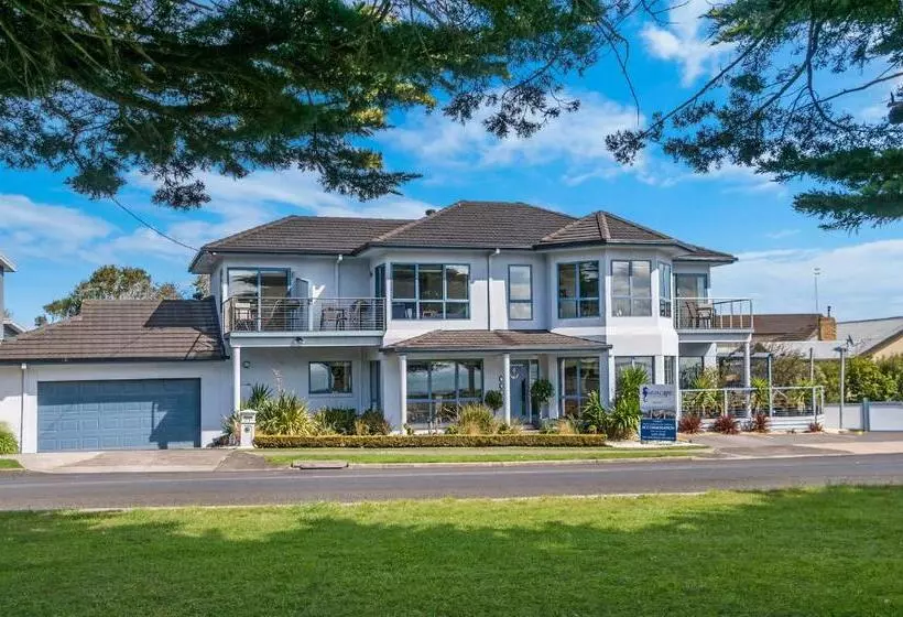 Seascape Accommodation