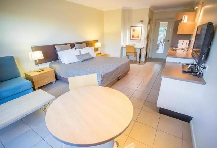 Spinifex Motel And Serviced Apartments