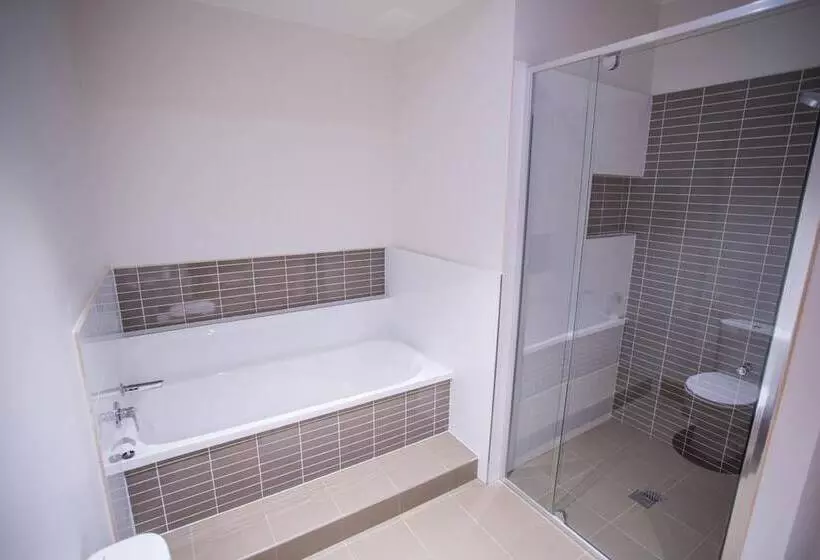 Spinifex Motel And Serviced Apartments