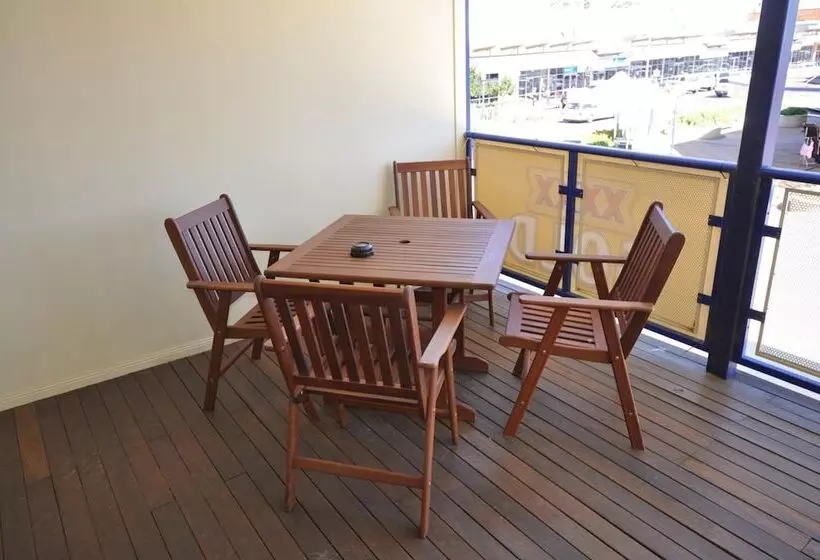 The Australian Hotel Motel