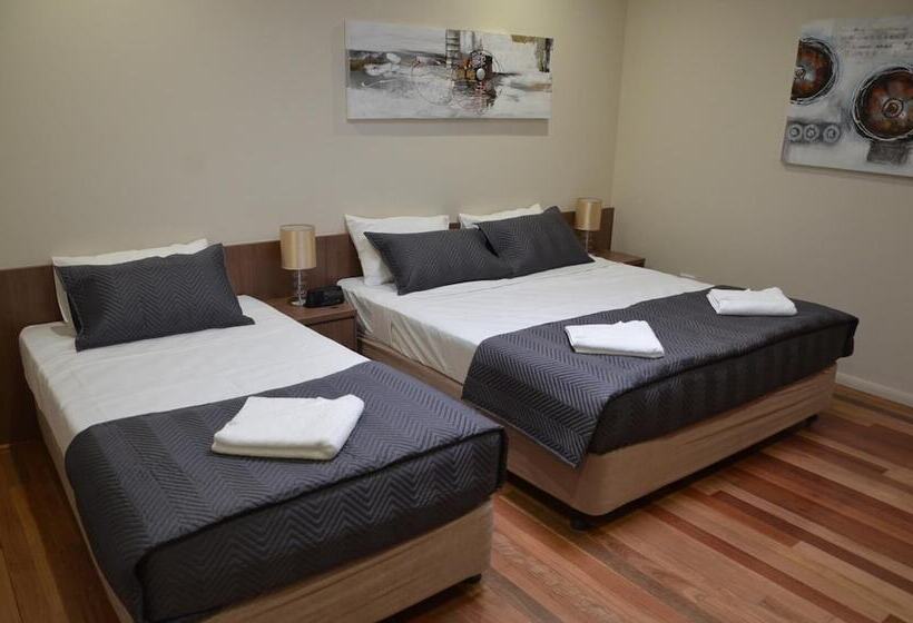 The Australian Hotel Motel