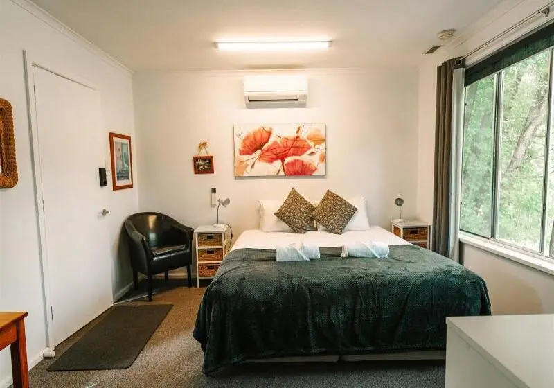Alpine Riverside Cottages