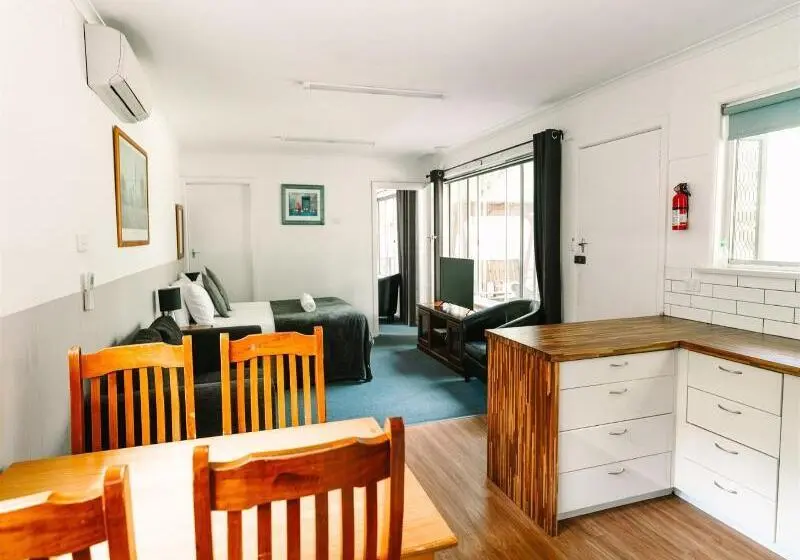 Alpine Riverside Cottages