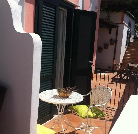 تختخواب و صبحانه Villa Pina