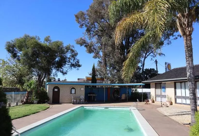 Capri Motel