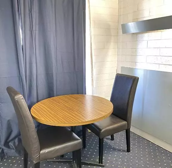 Capri Motel