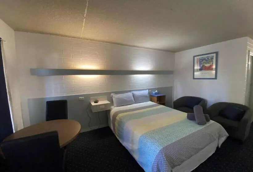 Capri Motel