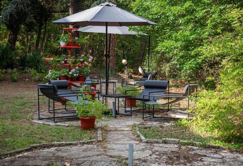 בית מלון כפרי Adis Holiday Inn