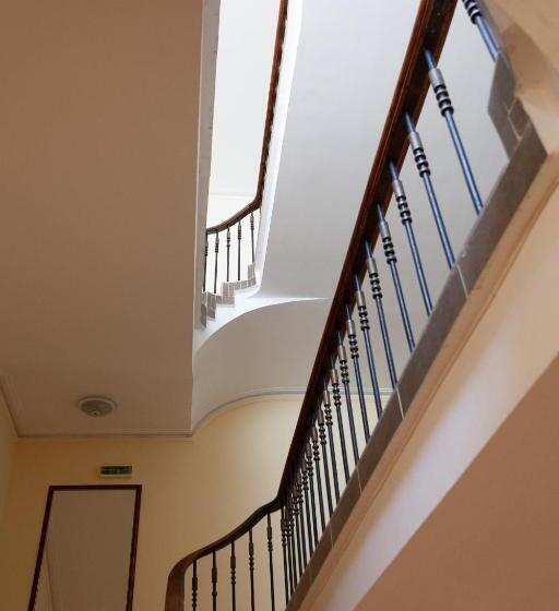 בית מלון כפרי Adis Holiday Inn