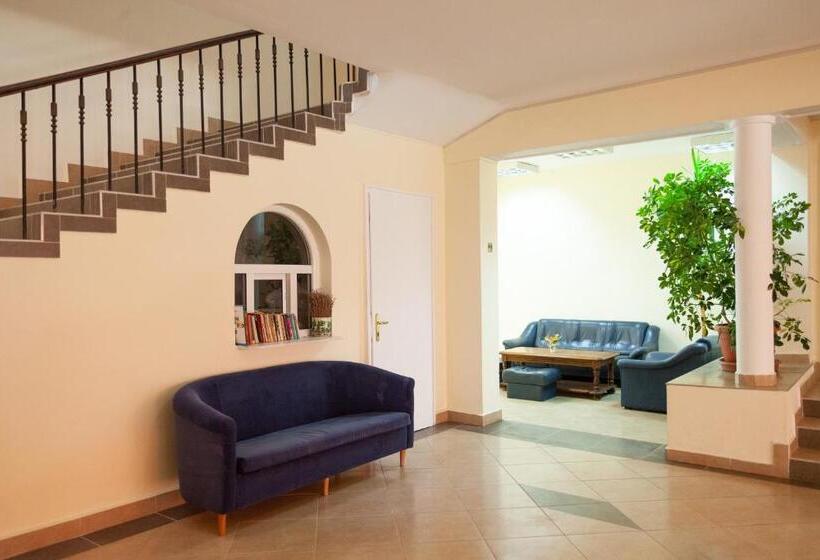 בית מלון כפרי Adis Holiday Inn