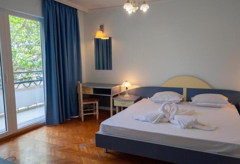 בית מלון כפרי Adis Holiday Inn