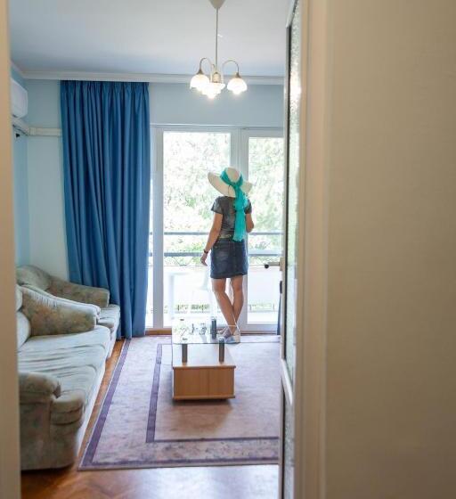 בית מלון כפרי Adis Holiday Inn