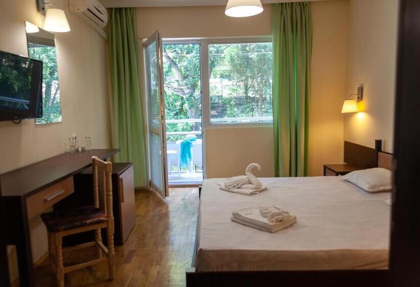 בית מלון כפרי Adis Holiday Inn