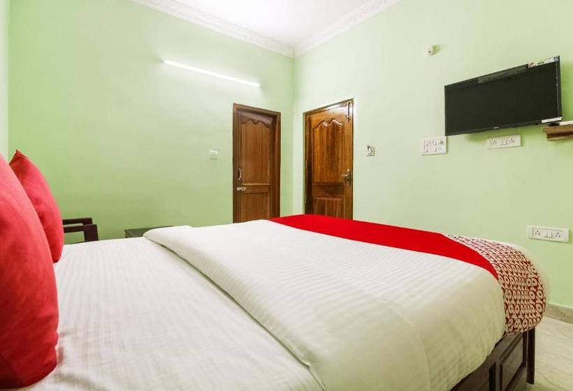 هتل Capital O 67796 Sree Guru Lakshmi Residency