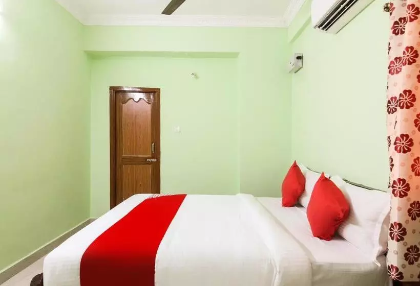 ホテル Capital O 67796 Sree Guru Lakshmi Residency