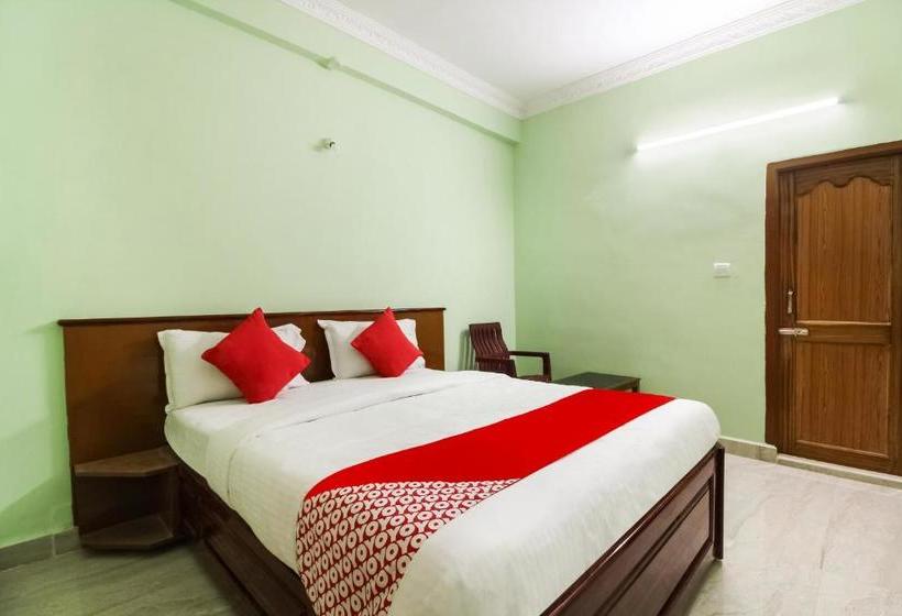 هتل Capital O 67796 Sree Guru Lakshmi Residency