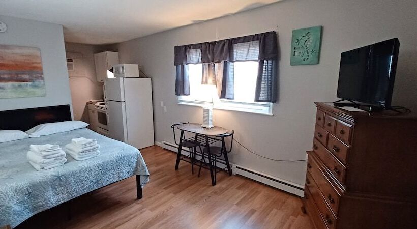 Motel Breakers By The Sea