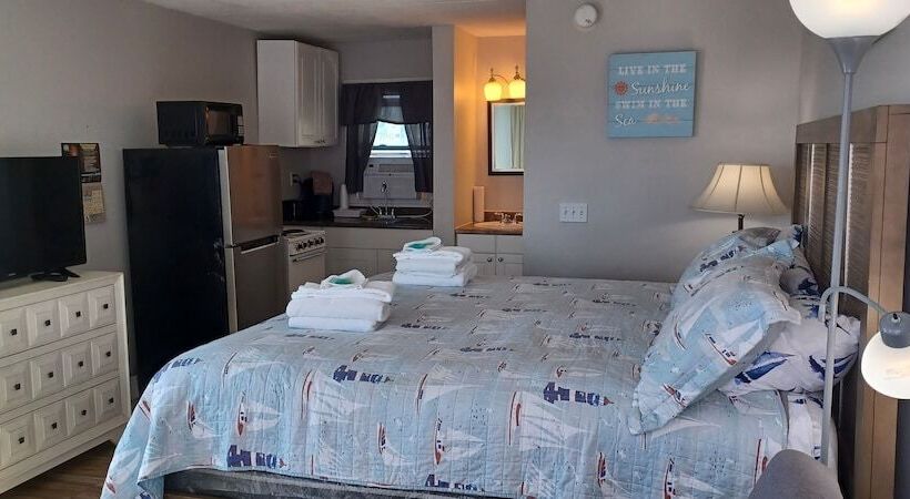 Motel Breakers By The Sea