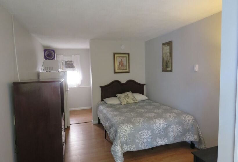 Motel Breakers By The Sea