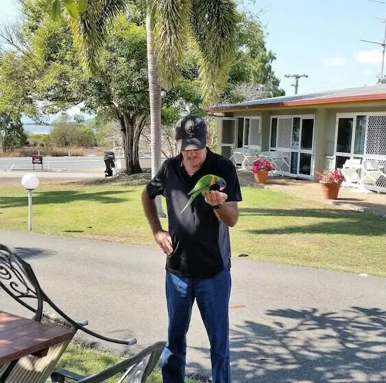 Ocean View Motel Bowen