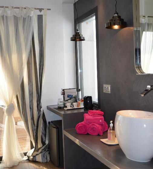 펜션 Le Clos Du Lac   Location De Chambres