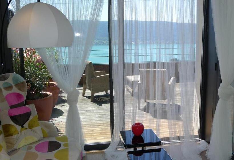 펜션 Le Clos Du Lac   Location De Chambres