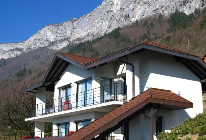 펜션 Le Clos Du Lac   Location De Chambres