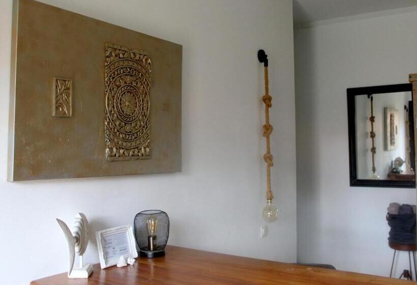 تختخواب و صبحانه Casa Mantana Bonaire