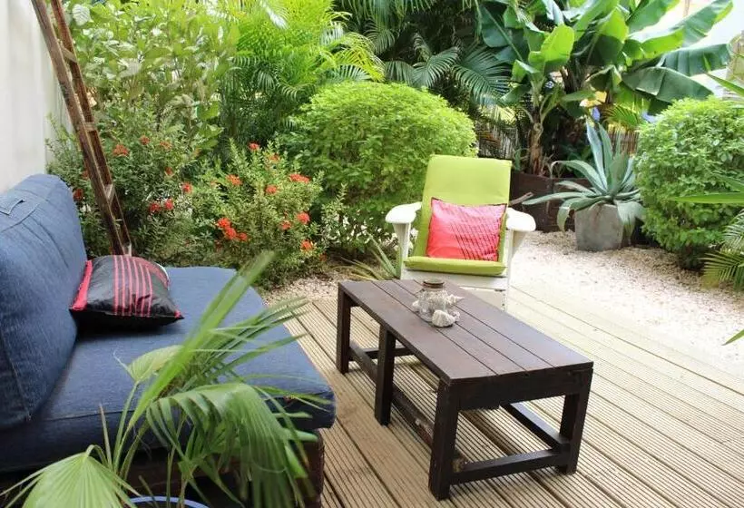 تختخواب و صبحانه Casa Mantana Bonaire